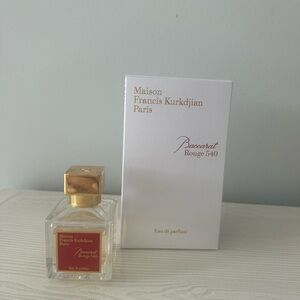 Maison Francis Kurkdjian Baccarat Rouge 540 Eau de Parfum
2.4 Oz in box